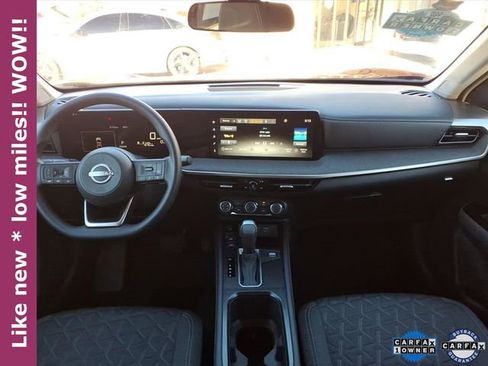 Certified 2025 Nissan Kicks SV image 21