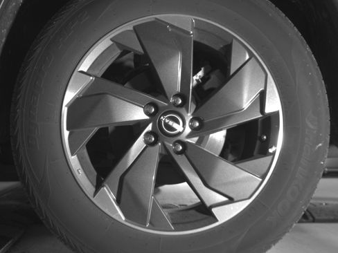 Used 2025 Nissan Rogue SV image 14