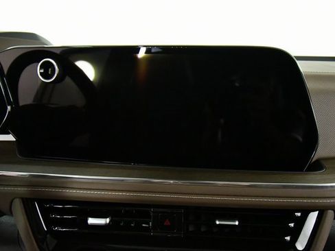 New 2026 Chevrolet Suburban High Country image 4