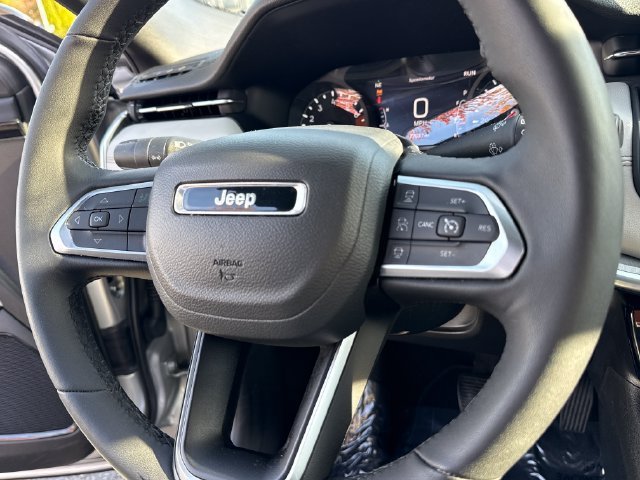 Used 2025 Jeep Compass Limited AWD/4WD image 13