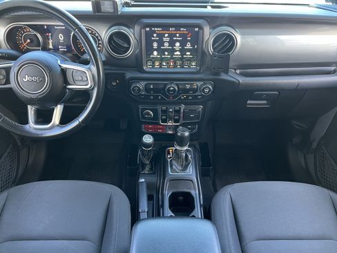 Used 2020 Jeep Gladiator Overland AWD/4WD image 32