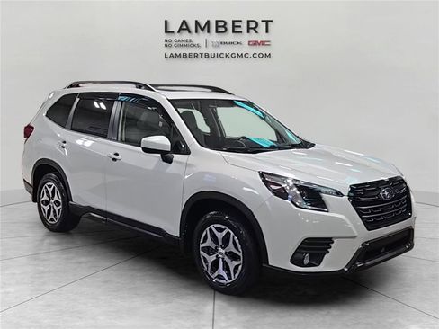 Used 2023 Subaru Forester Premium image 6