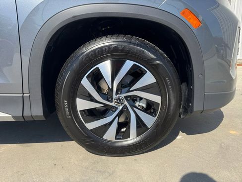 Used 2025 Volkswagen Tiguan S image 29