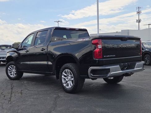 Used 2023 Chevrolet Silverado 1500 LT AWD/4WD image 16