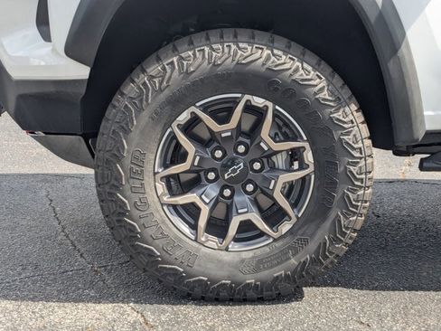 New 2025 Chevrolet Colorado ZR2 w/ Technology Package image 10
