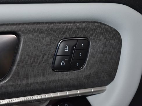 Used 2025 Ford Explorer Platinum w/ LUX Leather Package image 5