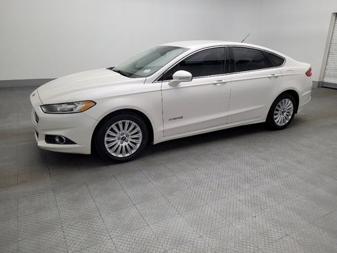 Used 2014 Ford Fusion SE w/ Equipment Group 502A image 2