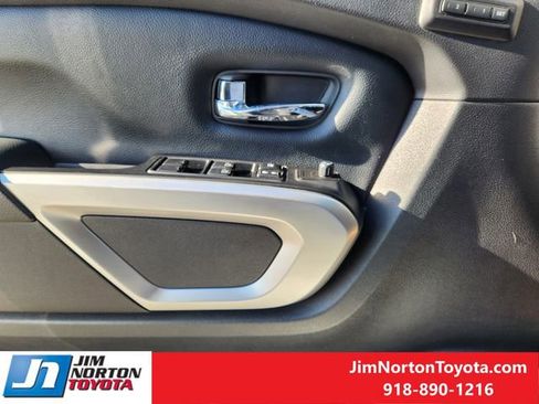 Used 2017 Nissan Titan PRO-4X w/ Pro-4x Convenience Package AWD/4WD image 26
