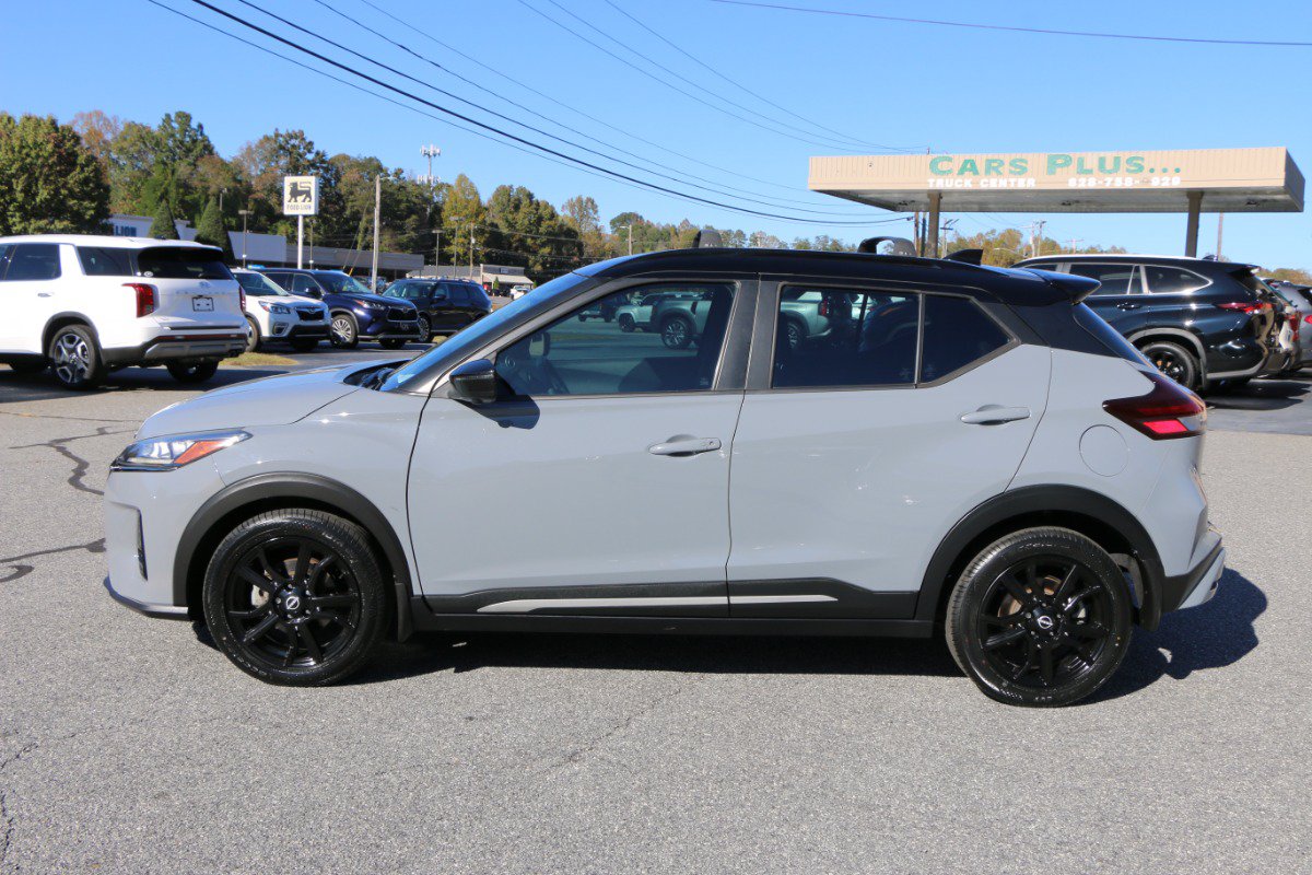 Used 2022 Nissan Kicks SR w/ Interior Electronics Package FWD image 2