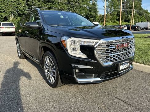 Used 2024 GMC Terrain Denali AWD/4WD image 2