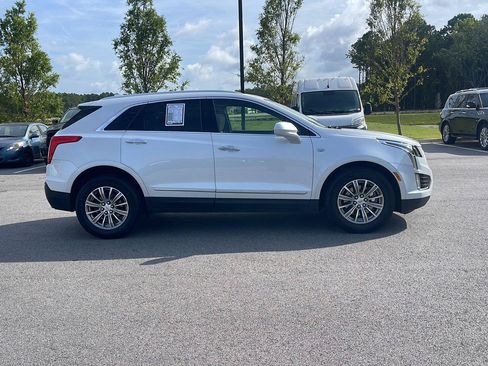 Used 2017 Cadillac XT5 Luxury w/ Driver Awareness Package AWD/4WD image 8