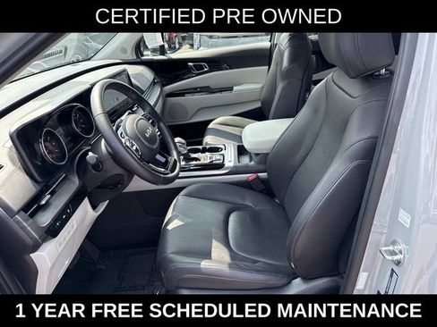 Used 2024 Kia Carnival EX FWD image 14