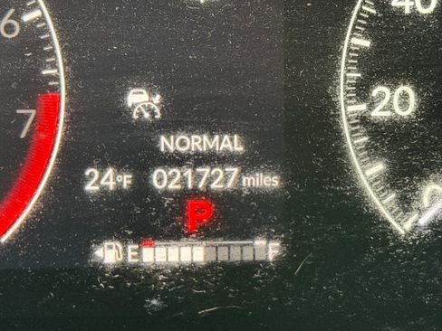 Used 2023 Honda HR-V LX image 18