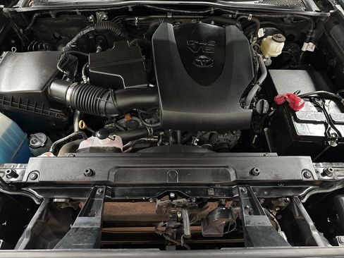 Used 2023 Toyota Tacoma TRD Sport w/ Technology Package image 34