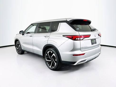 Used 2024 Mitsubishi Outlander SE image 5