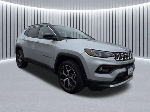 Used 2025 Jeep Compass Limited image 1