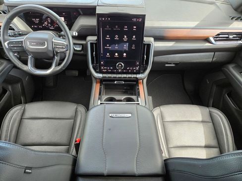 Used 2025 GMC Yukon Denali AWD/4WD image 12
