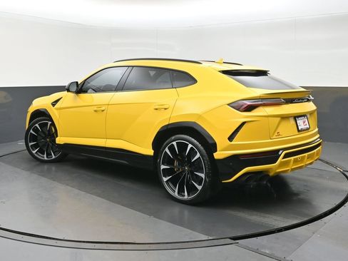 Used 2019 Lamborghini Urus image 5