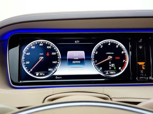 Used 2017 Mercedes-Benz S 550 Sedan image 12