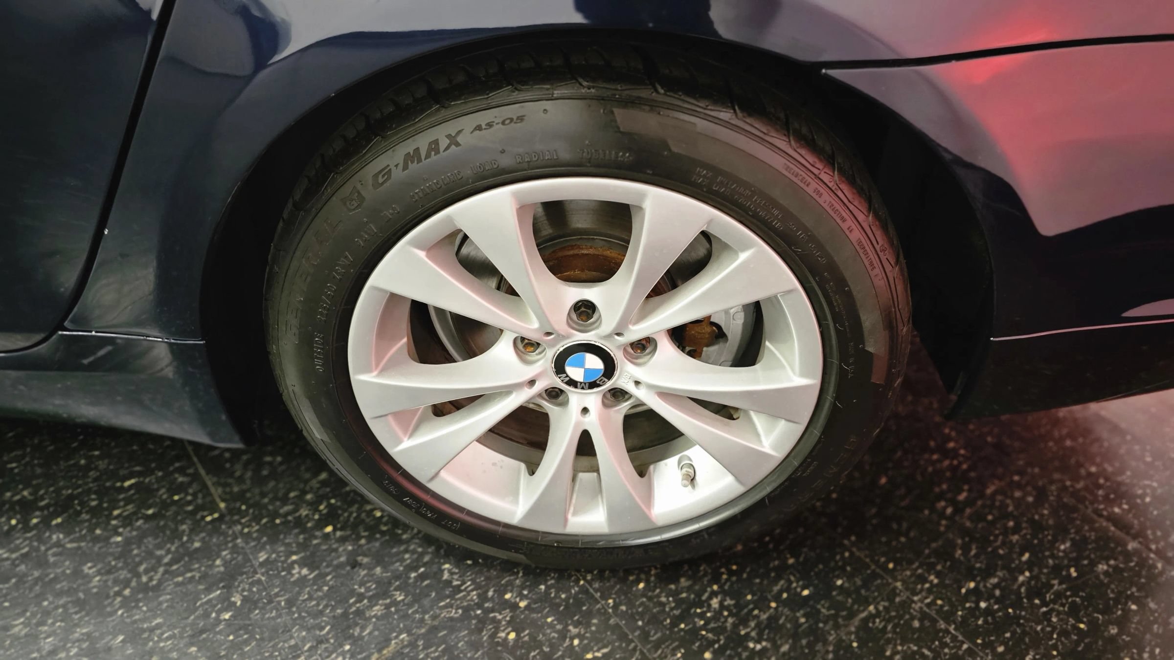 Used 2010 BMW 535i xDrive Wagon AWD/4WD image 16