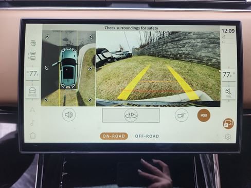 Used 2025 Land Rover Range Rover Sport SE image 23