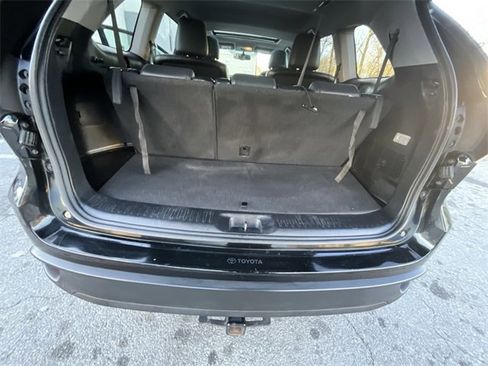 Used 2015 Toyota Highlander XLE image 30
