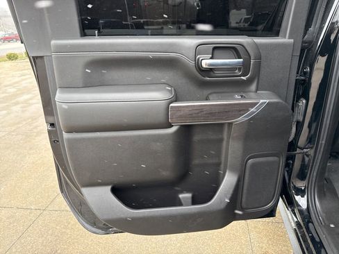 Used 2020 Chevrolet Silverado 2500 LTZ w/ LTZ Convenience Package image 45