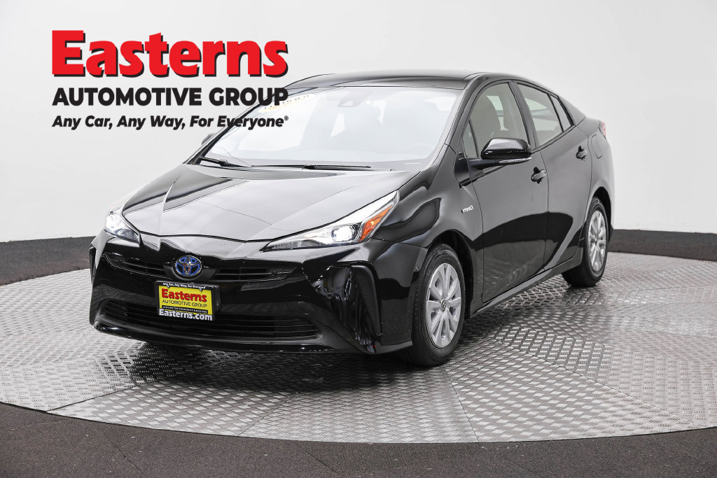 Used 2022 Toyota Prius LE FWD image 1
