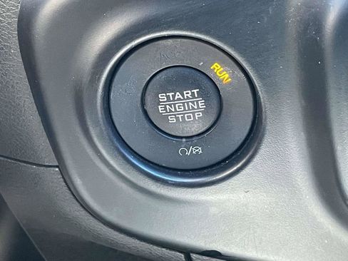 Used 2022 Jeep Gladiator Overland image 28