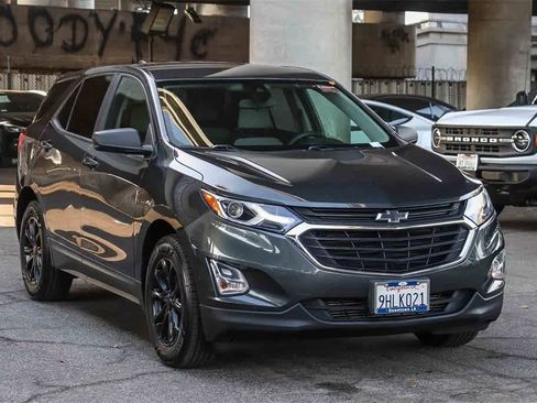 Used 2020 Chevrolet Equinox LS w/ LS Convenience Package image 3