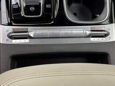 Used 2024 Kia Carnival SX Prestige image 35