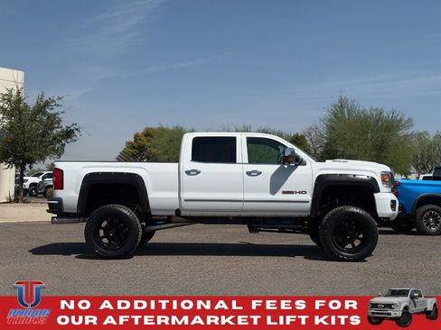 Used 2017 GMC Sierra 2500 SLT w/ Duramax Plus Package AWD/4WD image 5