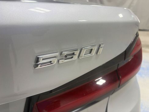 Used 2021 BMW 530i xDrive w/ Convenience Package AWD/4WD image 19