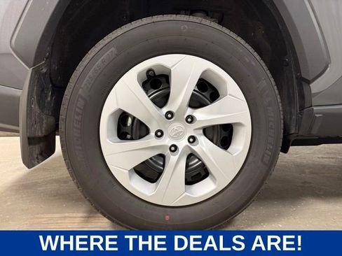 Used 2024 Toyota RAV4 LE AWD/4WD image 23
