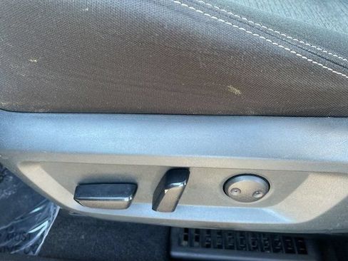 Used 2023 Nissan Rogue SV FWD image 9