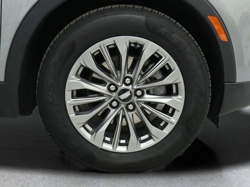 Certified 2024 Cadillac XT4 Premium Luxury image 11