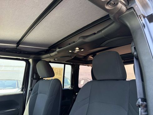 Used 2022 Jeep Wrangler Unlimited Sport AWD/4WD image 18