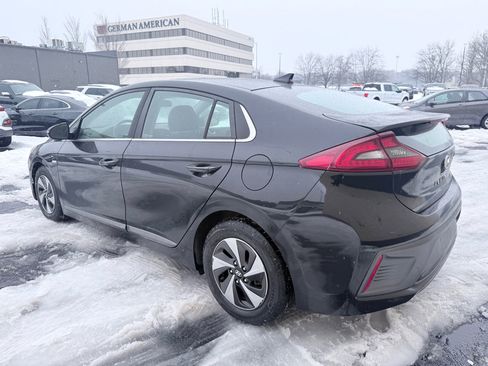 Used 2017 Hyundai Ioniq SEL image 3