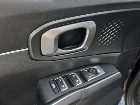 Certified 2022 Kia Sorento S w/ Panoramic Sunroof Package FWD image 18
