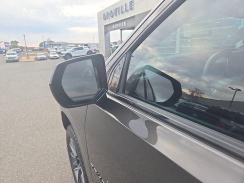 Used 2021 Chevrolet Tahoe Z71 image 10