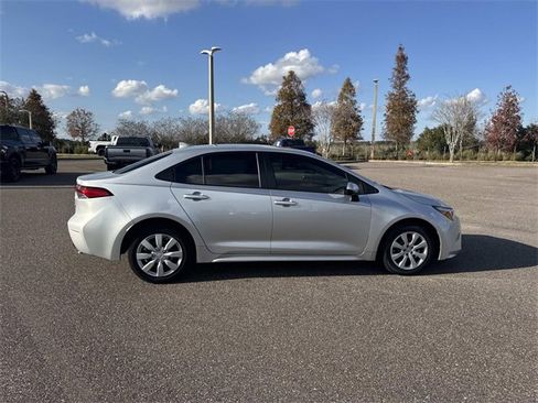 Used 2024 Toyota Corolla LE image 2