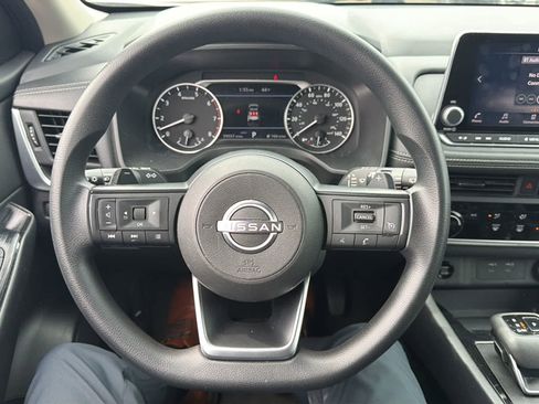 Used 2024 Nissan Rogue S image 10