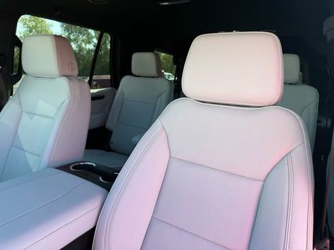 New 2025 Chevrolet Tahoe Premier AWD/4WD image 17
