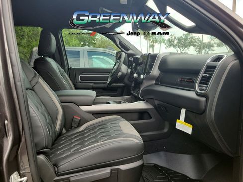 New 2025 RAM 2500 Big Horn AWD/4WD image 12