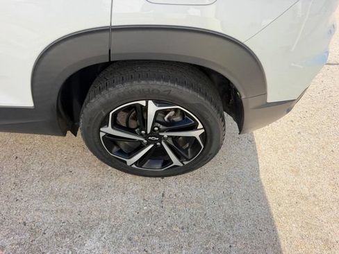 Used 2021 Chevrolet TrailBlazer RS w/ Sun and Liftgate Package AWD/4WD image 7