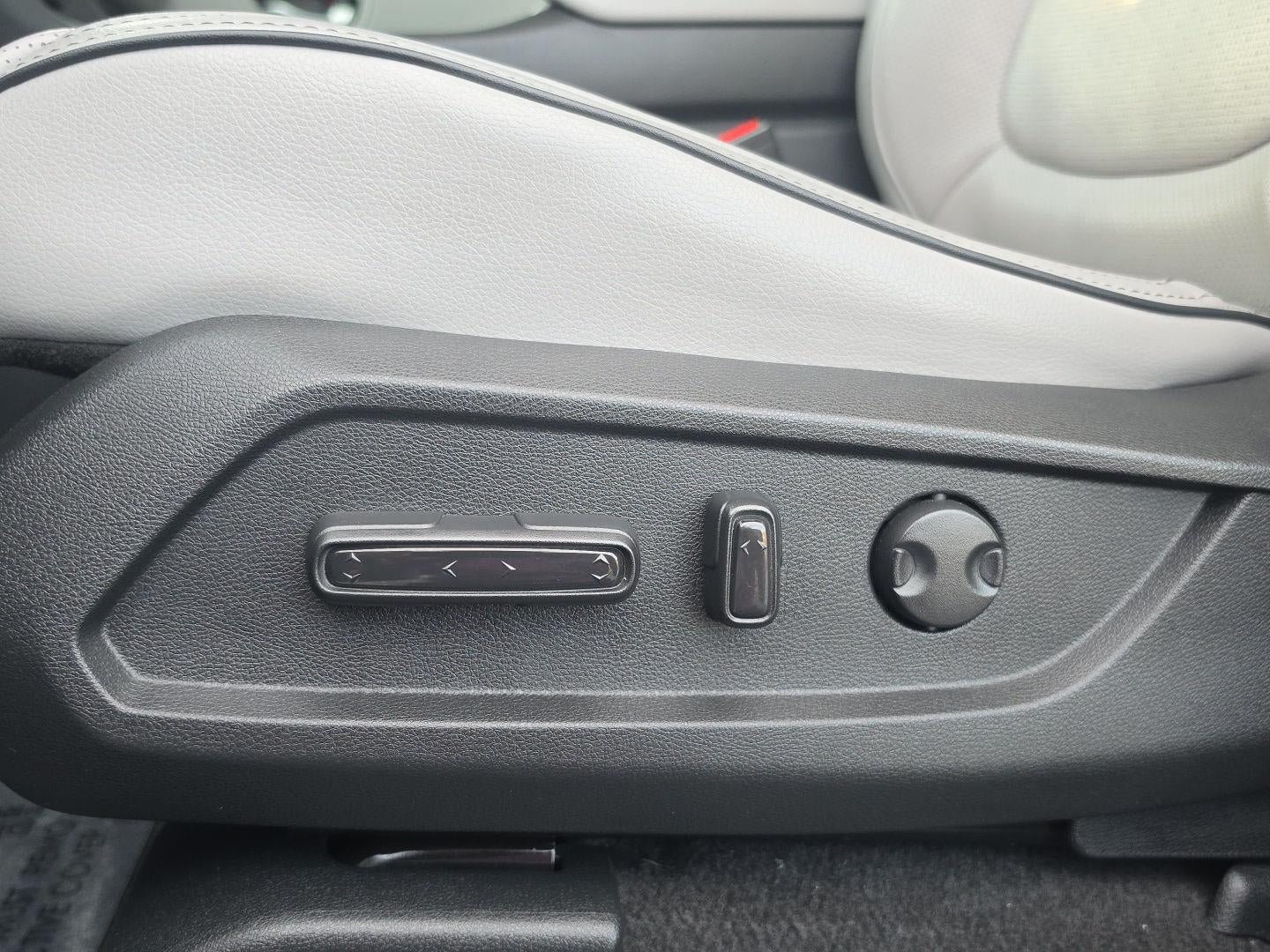 Used 2024 Honda Pilot Elite image 49