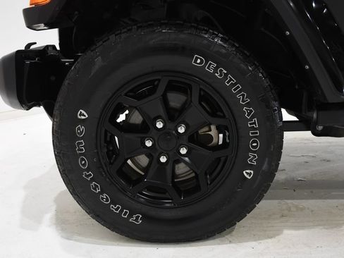 Used 2022 Jeep Gladiator Sport AWD/4WD image 7