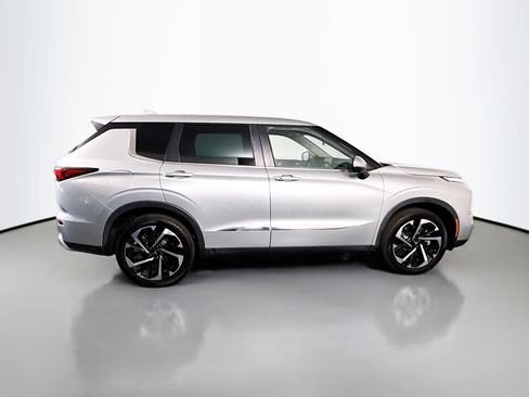 Used 2022 Mitsubishi Outlander SEL Black Edition image 11