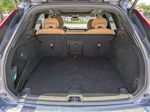 Certified 2024 Volvo XC60 B5 Ultimate w/ Protection Package Premier AWD/4WD image 13