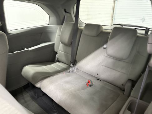 Used 2016 Honda Odyssey LX image 11